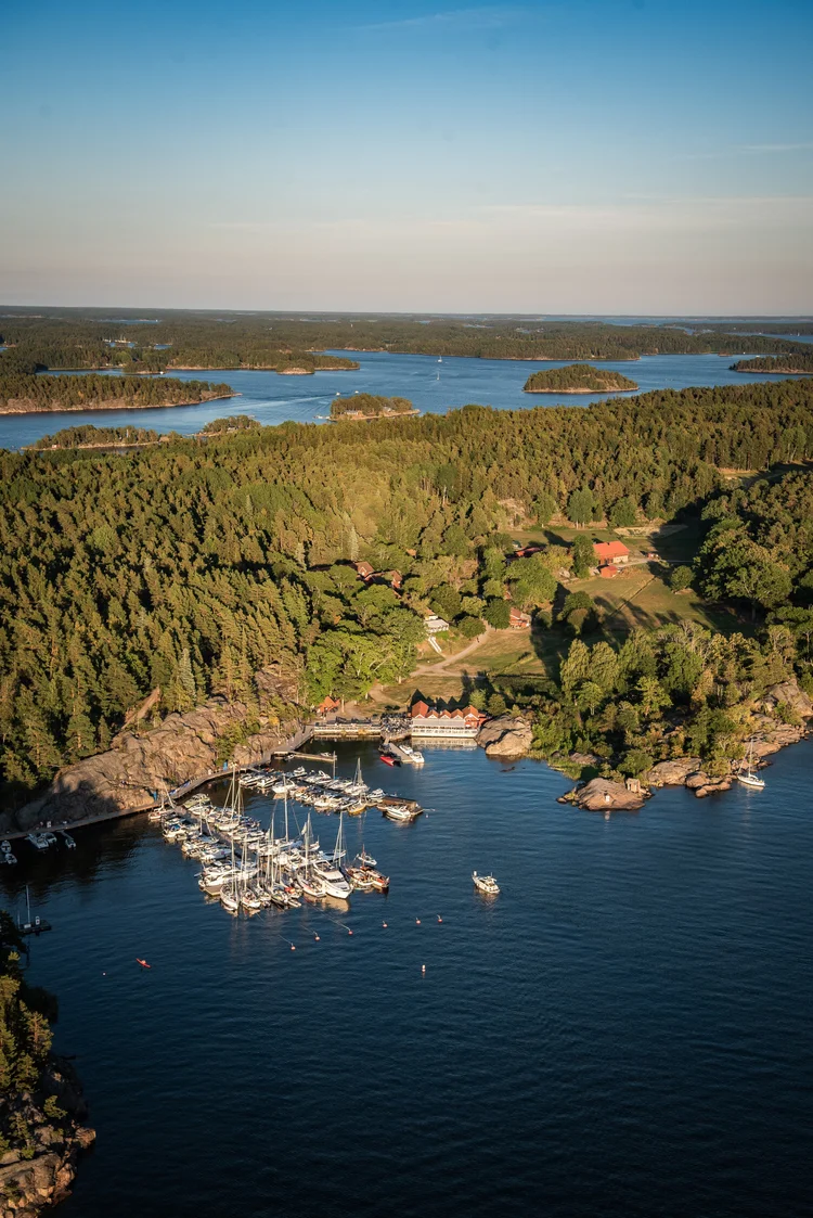 Upplev Grinda – helikoptertransport med Arlanda Helicopter