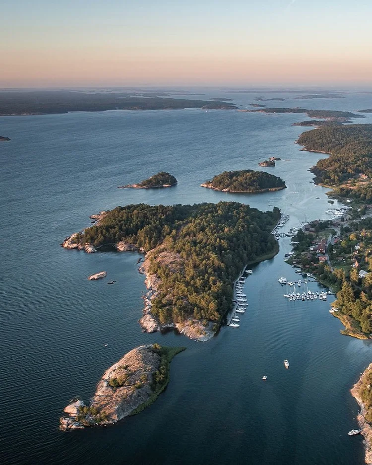 Upplev Utö – helikoptertransport med Arlanda Helicopter