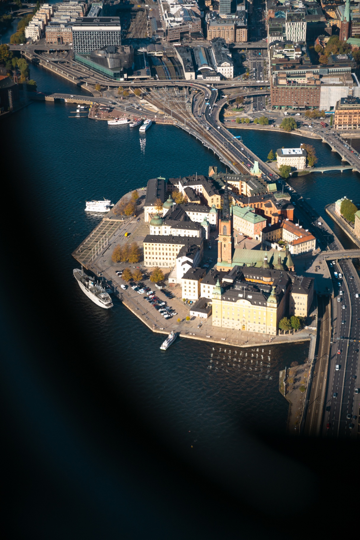 Vy över Riddarholmen från helikoptern